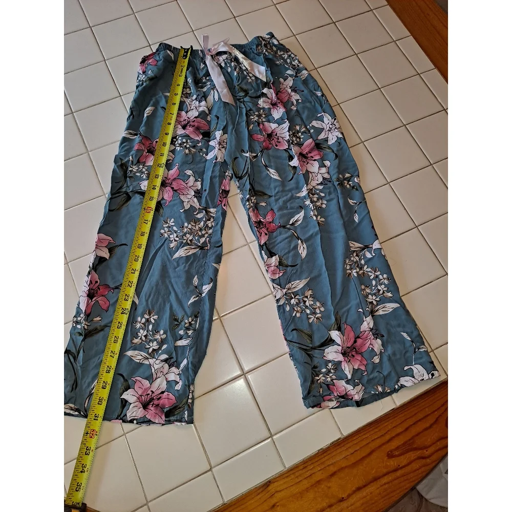 Women's blue and pink floral pajama pants size small - Picture 9 of 9